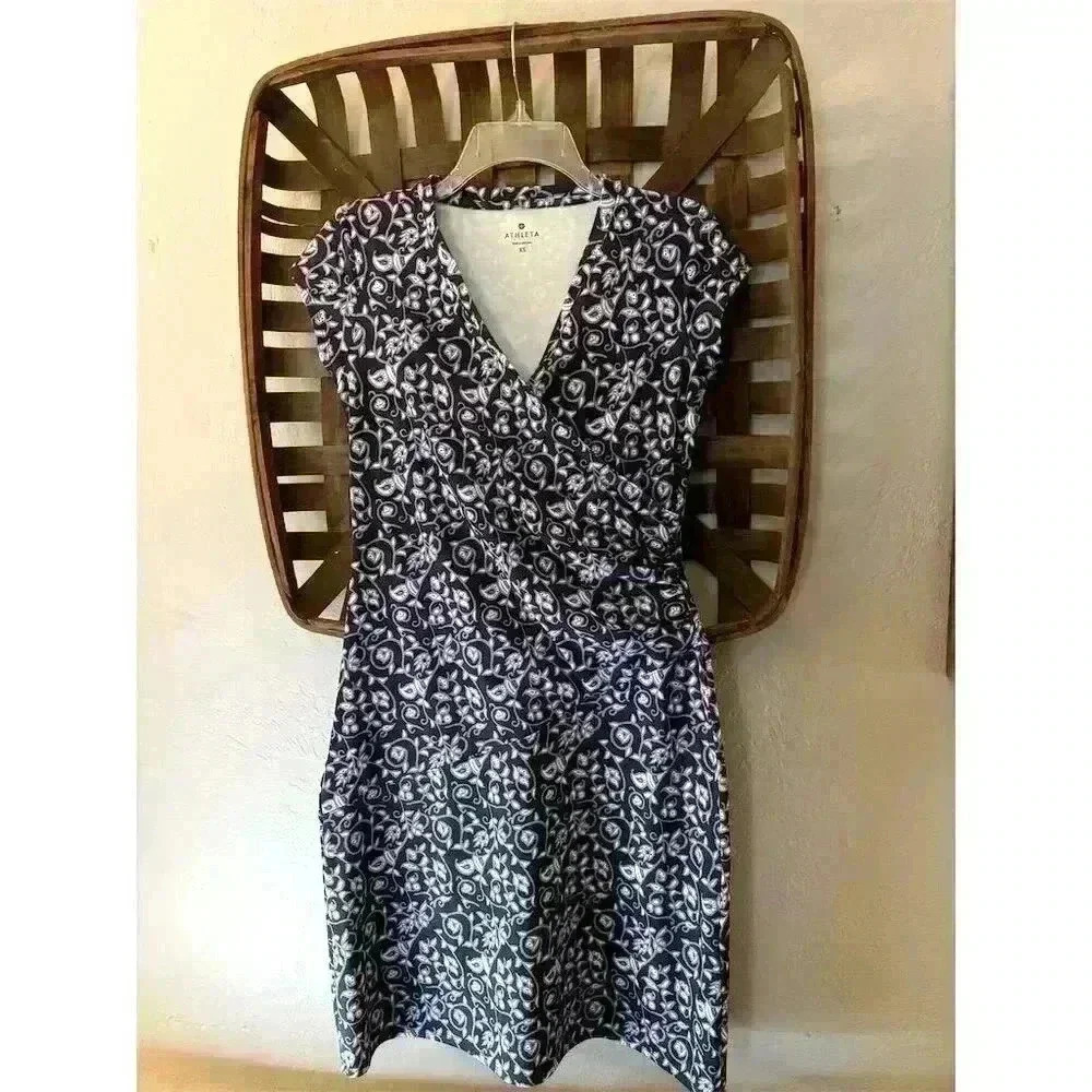 Athleta Women's XS Blue Floral Faux Wrap Knee Length Dress Casual